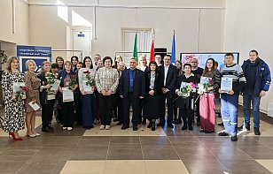  “От февраля до марта” 